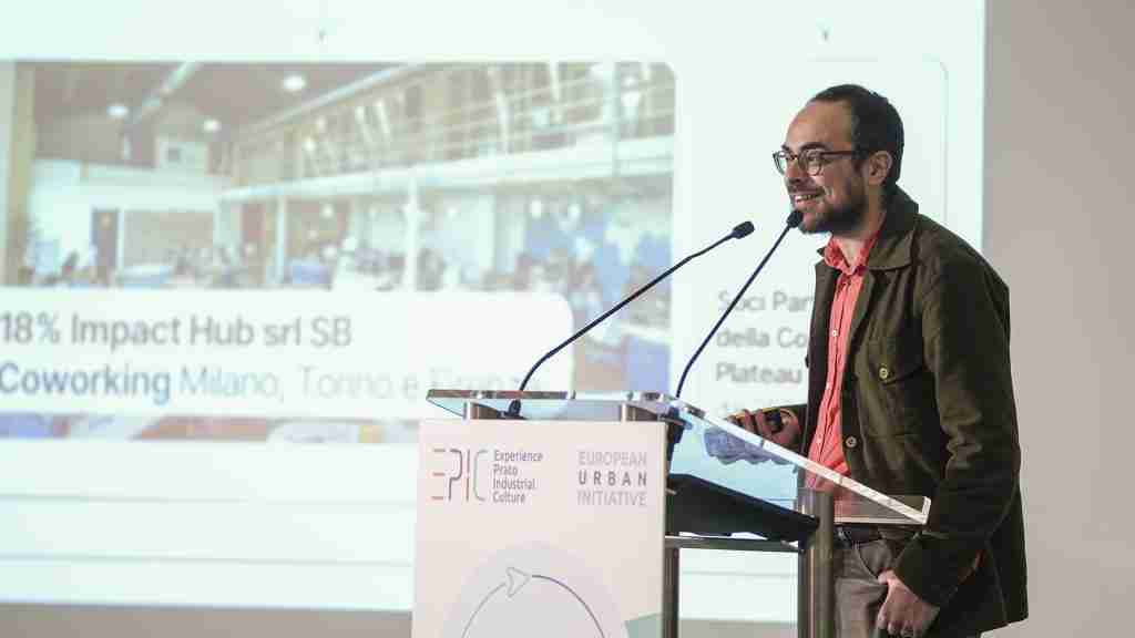 Dario Marmo di LAMA parla durante un evento del progetto EPIC.