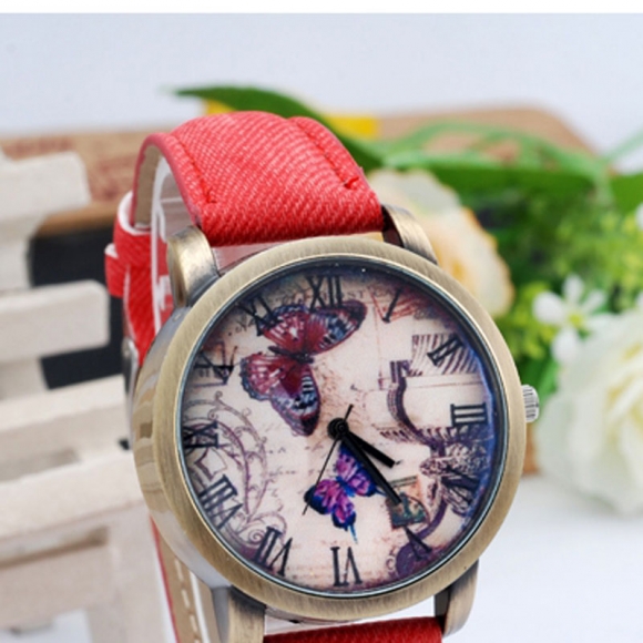 Vintage Style Roman Numeral Markers Pattern Dial Leather Strap Alloy Case Women Watch