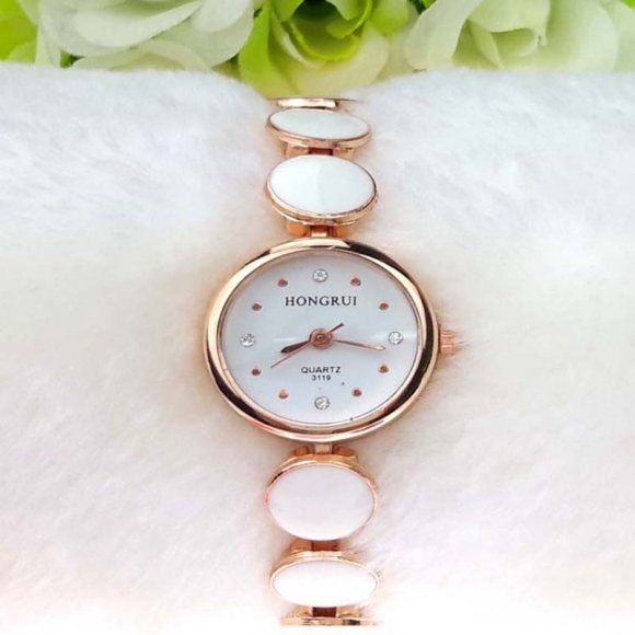 Casual Watch Wafer Design Diamonds Dial Bracelet Quartz Watch For Women