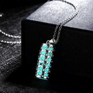 Fashion Luminous Pendant Necklace Hollow Star-Shaped Necklace